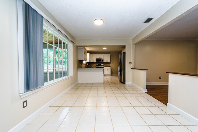 Building Photo - 20 Crooked Tree Trail