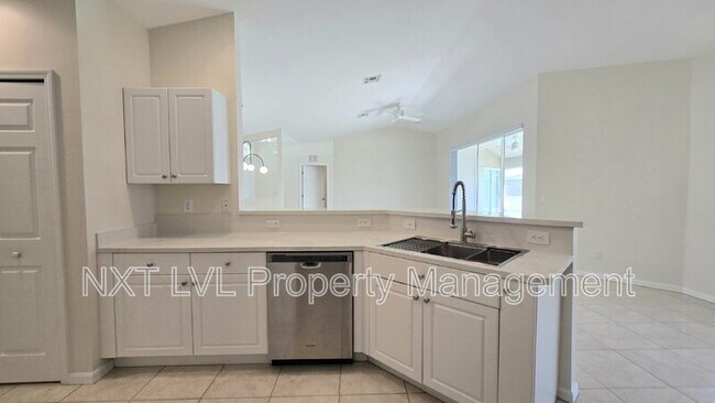 Building Photo - 342 NE 17th St