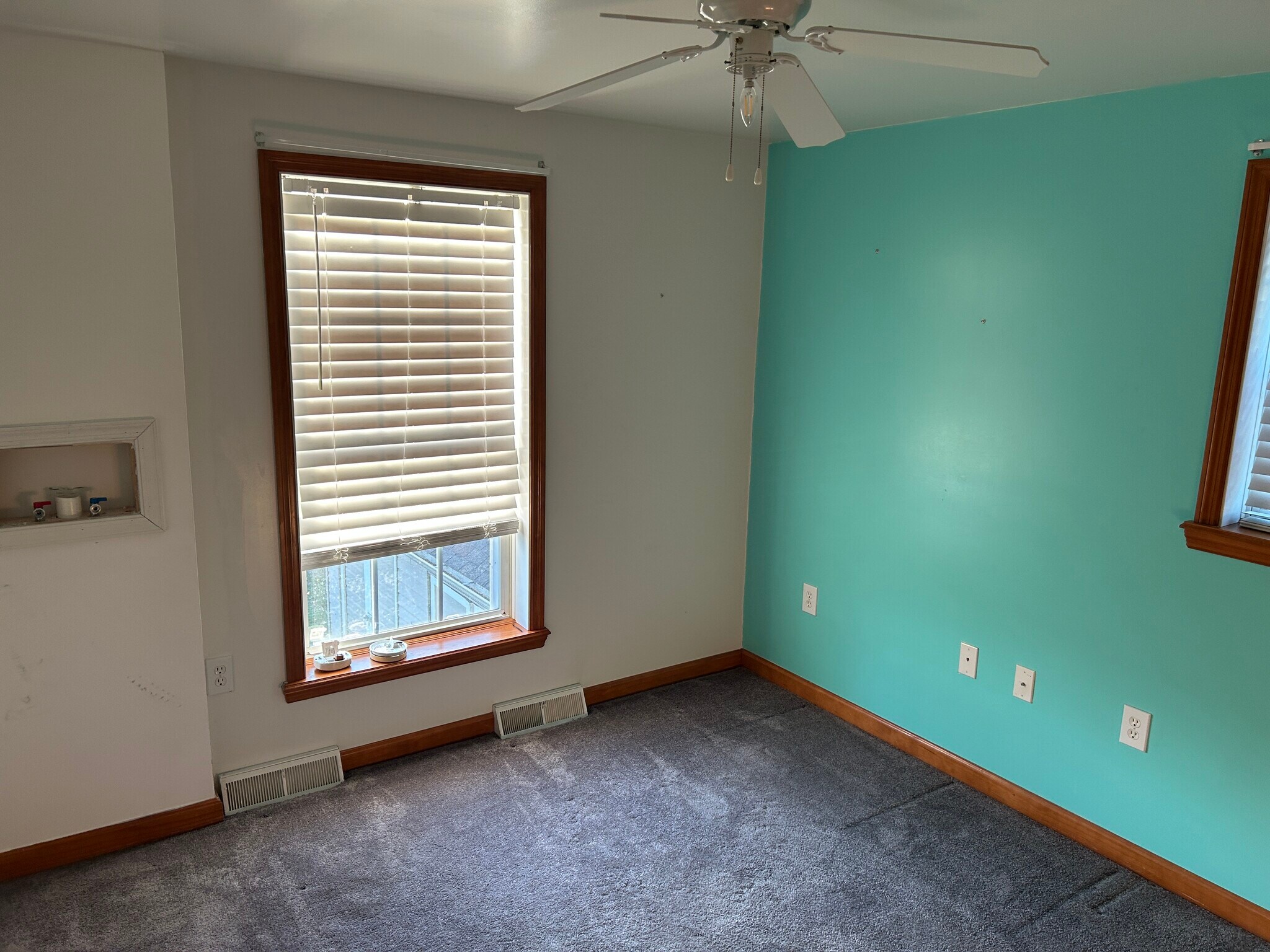 Building Photo - 3383 Colonial Dr