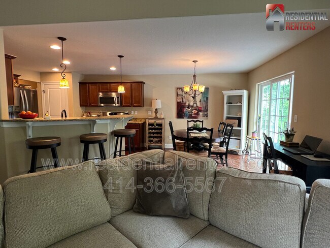 Building Photo - N77W22925 S Coldwater Cir
