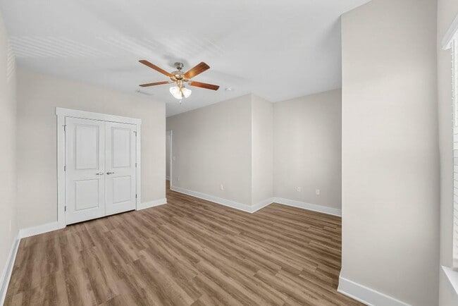 Building Photo - 284 N Sand Palm Rd