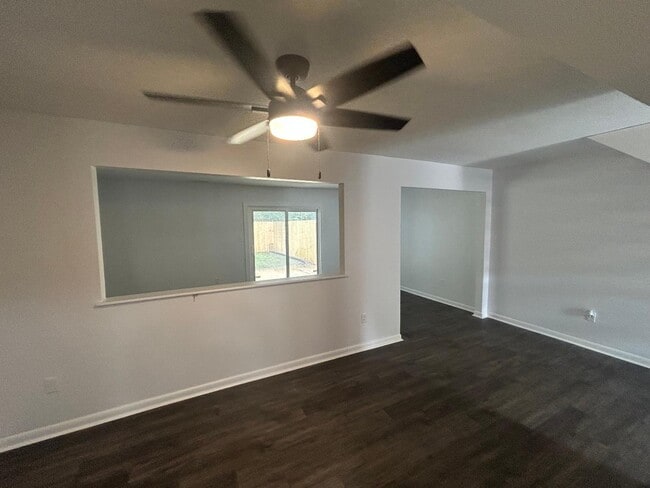 Building Photo - 407 Longleaf Rd