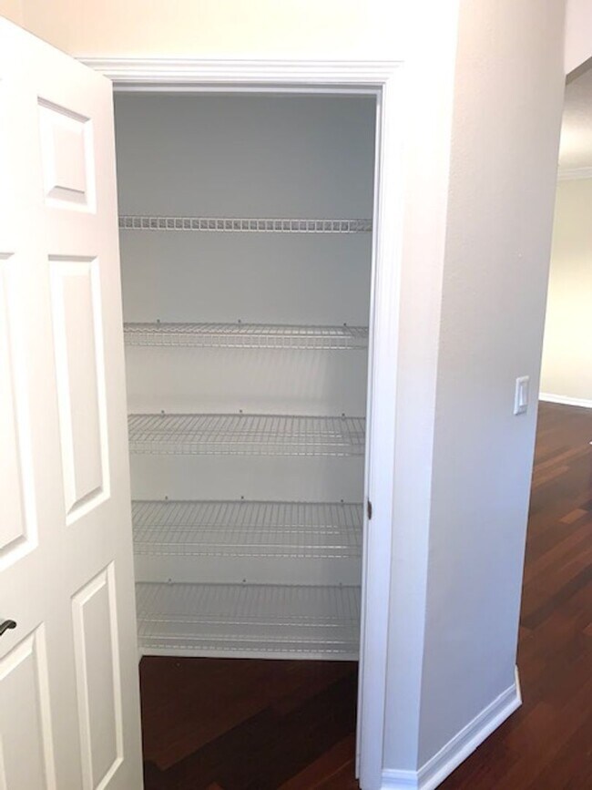 Building Photo - Condo for rent