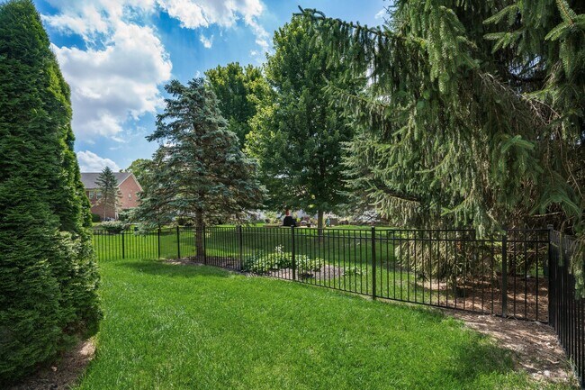 Building Photo - 7179 Fernridge Dr