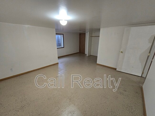 Building Photo - 4023 N Argonne Rd