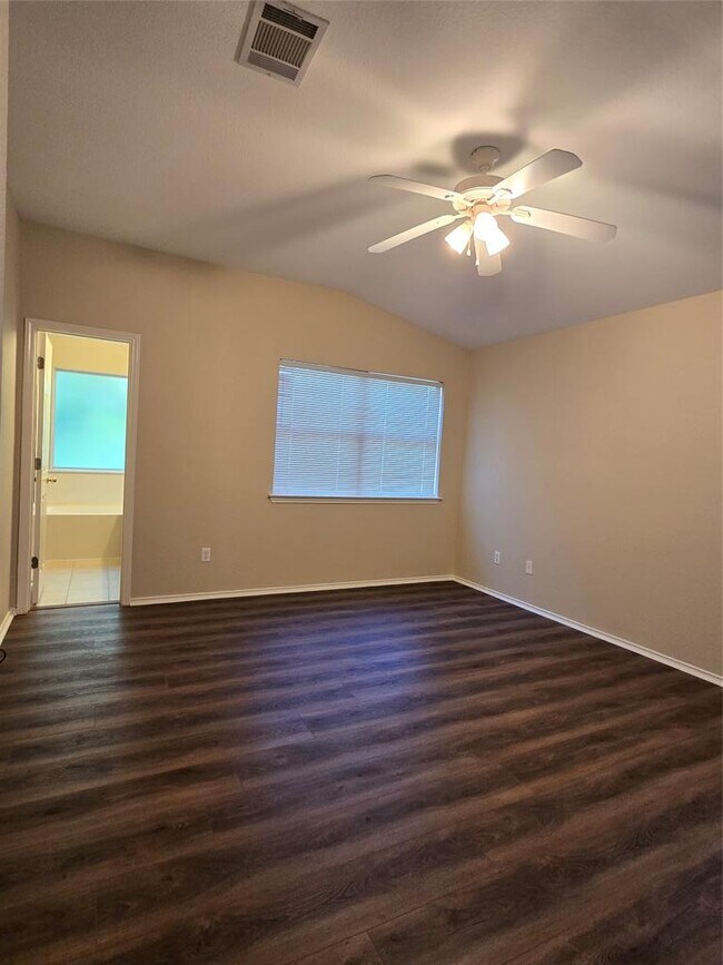 Building Photo - 8309 Dulac Dr