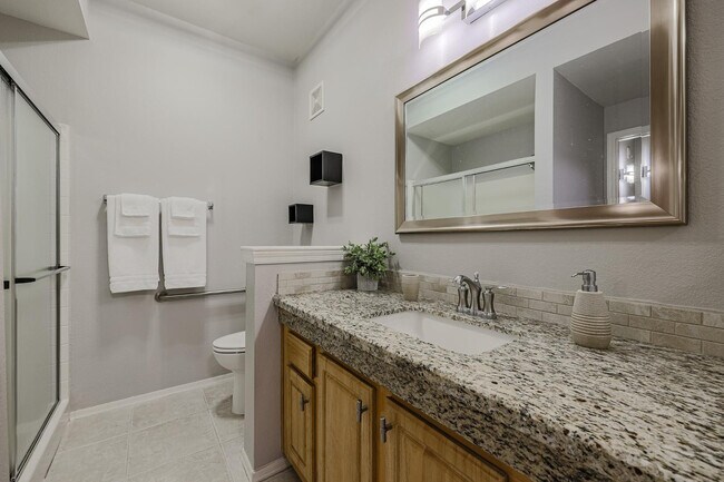 Building Photo - 14950 W Mountain View Blvd