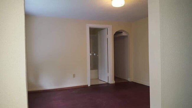 Building Photo - 46 1/2 S 6th St