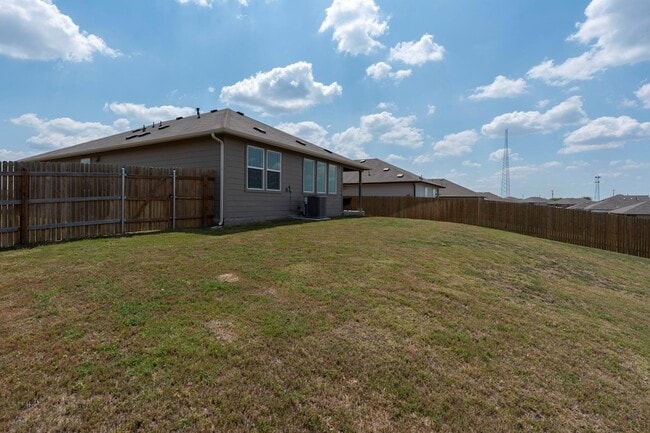 Building Photo - 381 Evergreen Sumac Lp