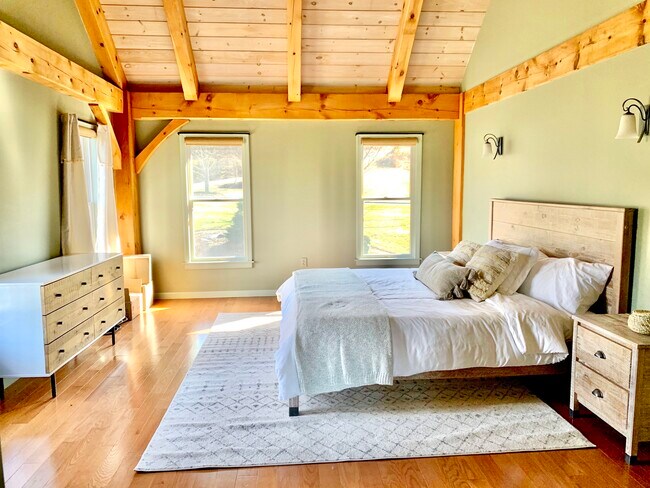 Master Bedroom - 1 King bed - 7 Silo Ln