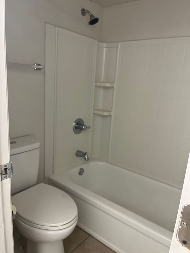 Building Photo - The Villas at Gage Pointe