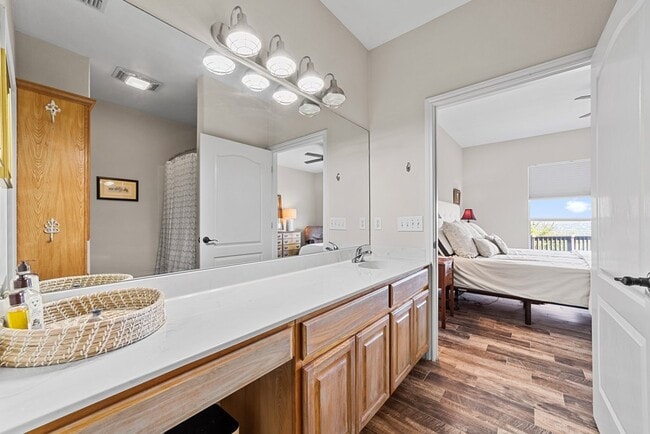 Building Photo - 1008 Edinburgh Dr