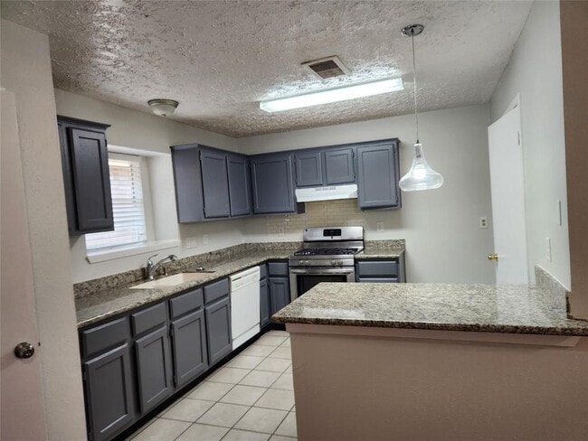 Building Photo - 7124 Golden Dale Ct