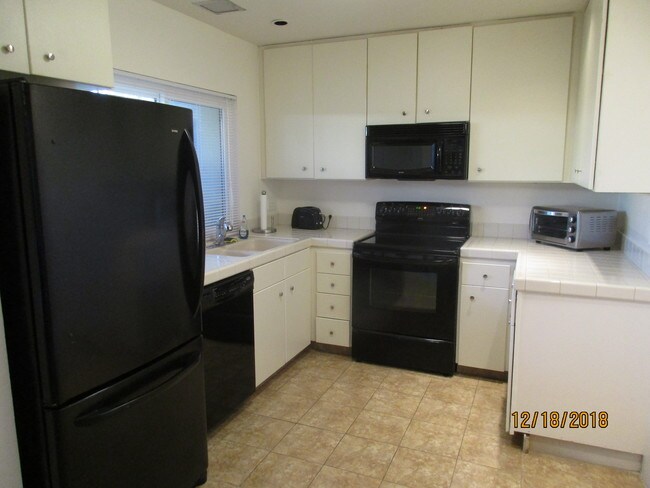 Building Photo - 48728 Desert Flower Dr