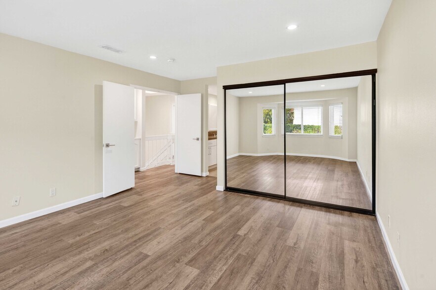 Building Photo - 19539 Shadow Springs Way