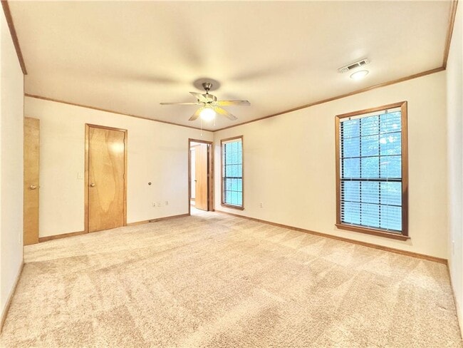 Building Photo - 768 E Birwin St