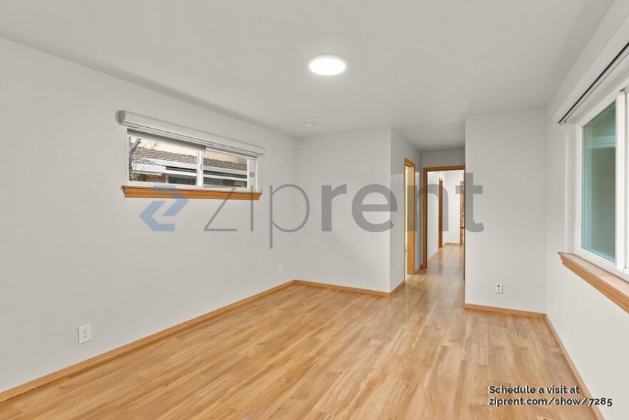 Building Photo - 1349 Thunderbird Ave