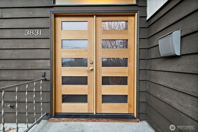 Building Photo - 3831 Letitia Ave S