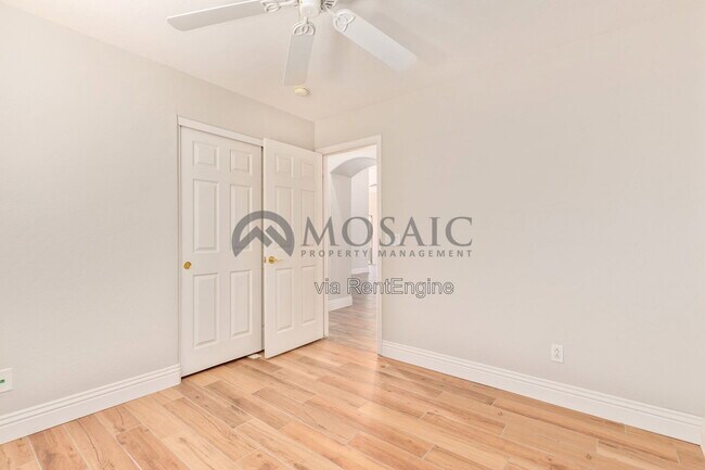 Building Photo - 3381 E Flamingo Ct