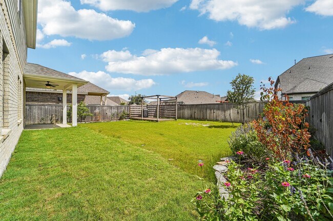 Building Photo - 15011 Red Buckeye Dr