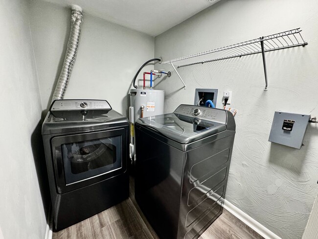 Building Photo - Updated & Ready For You On 12-05-25! A Pet...