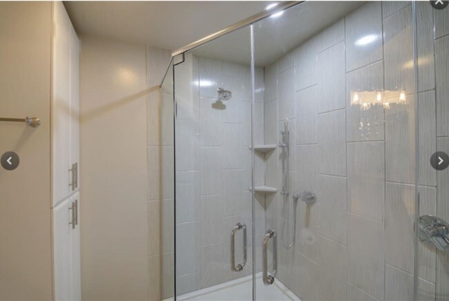 Building Photo - 6104 Bridlington Cir