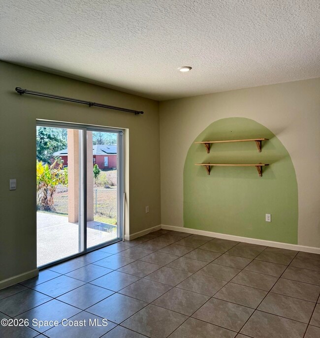 Building Photo - 282 Heritage St SW