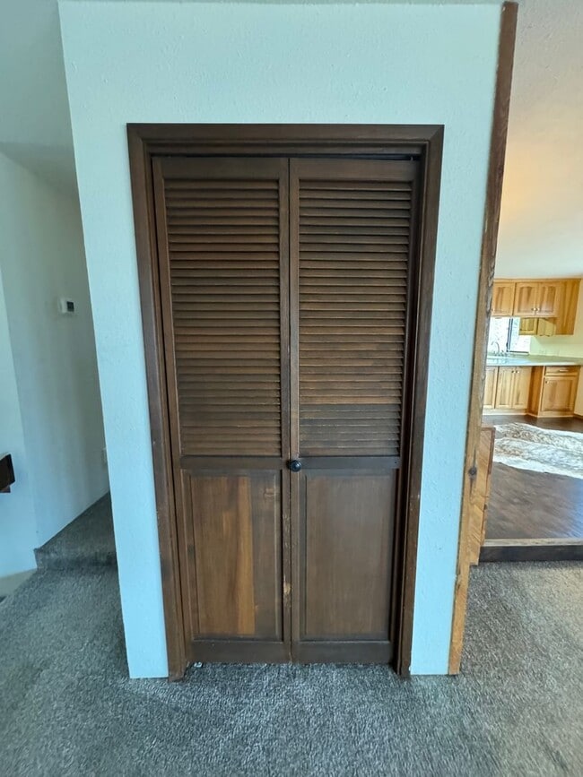 Building Photo - 3 Bdrm, 3 Bath home in Lynnewood with Gourmet Kitchen, 3 miles to Sky Lakes Medical Ctr and OIT