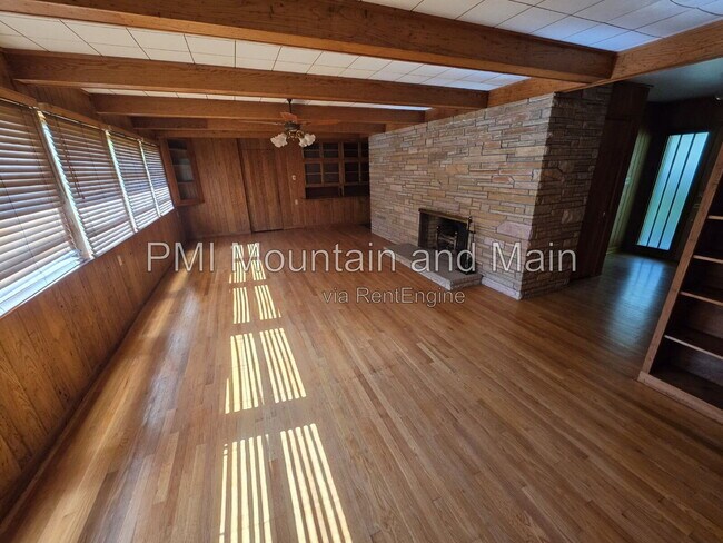 Building Photo - 99 Marlborough Rd