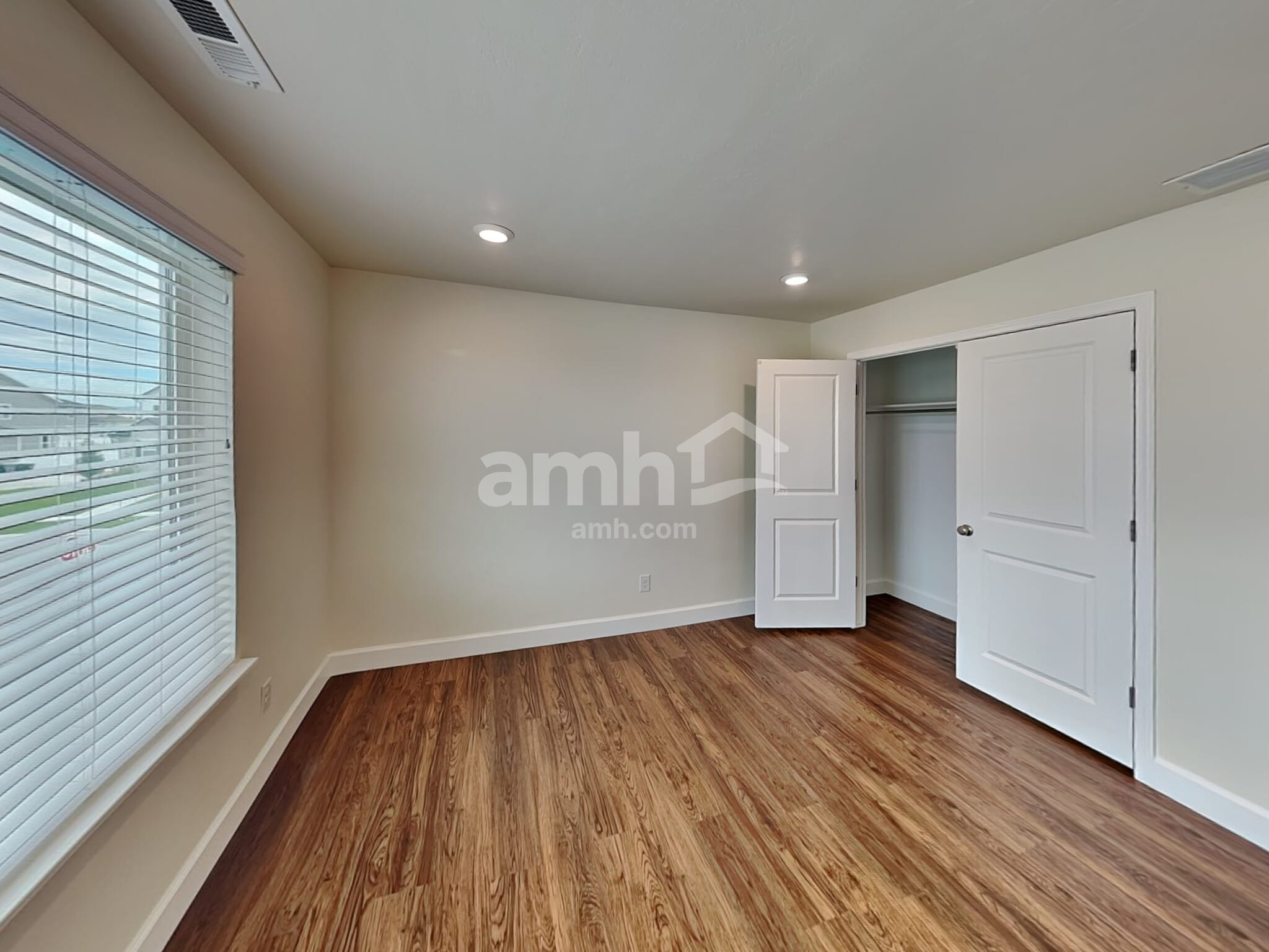 Building Photo - 983 W 850 S