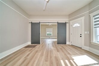 Building Photo - 844 N Van Ness Ave