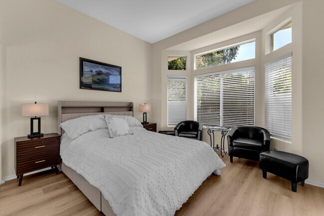 Building Photo - 37468 Westridge Ave