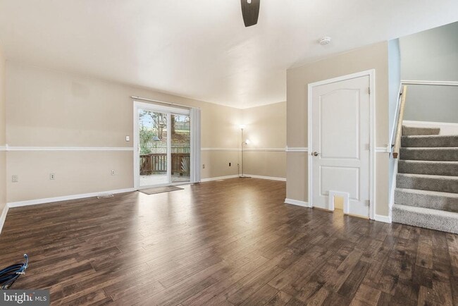 Building Photo - 1109 Oak View Dr