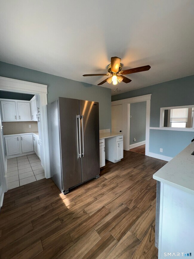 Building Photo - 1045 Cooke St