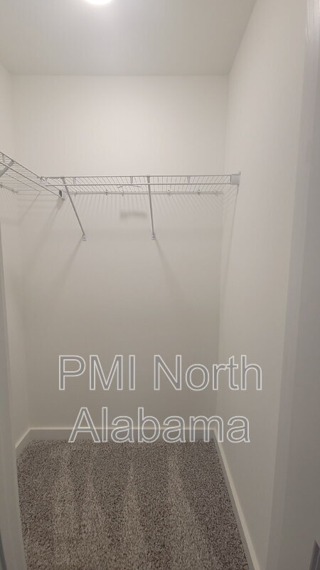 Building Photo - 7597 Discovery Pt Dr NW