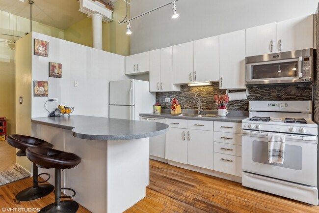 Building Photo - 417 S Jefferson St