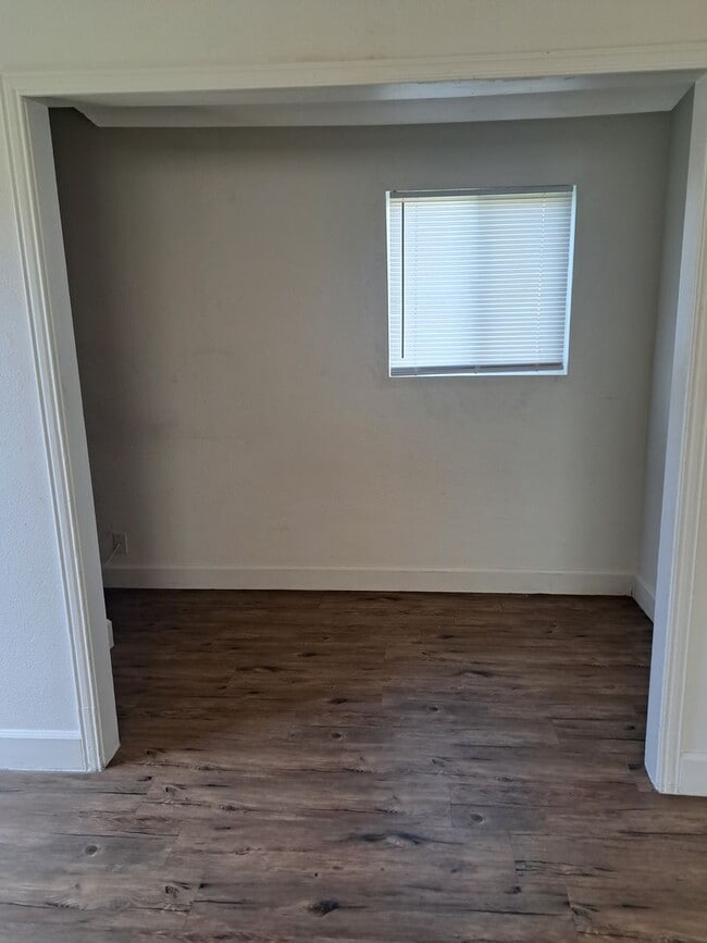 Building Photo - 1920 N 11th Ave