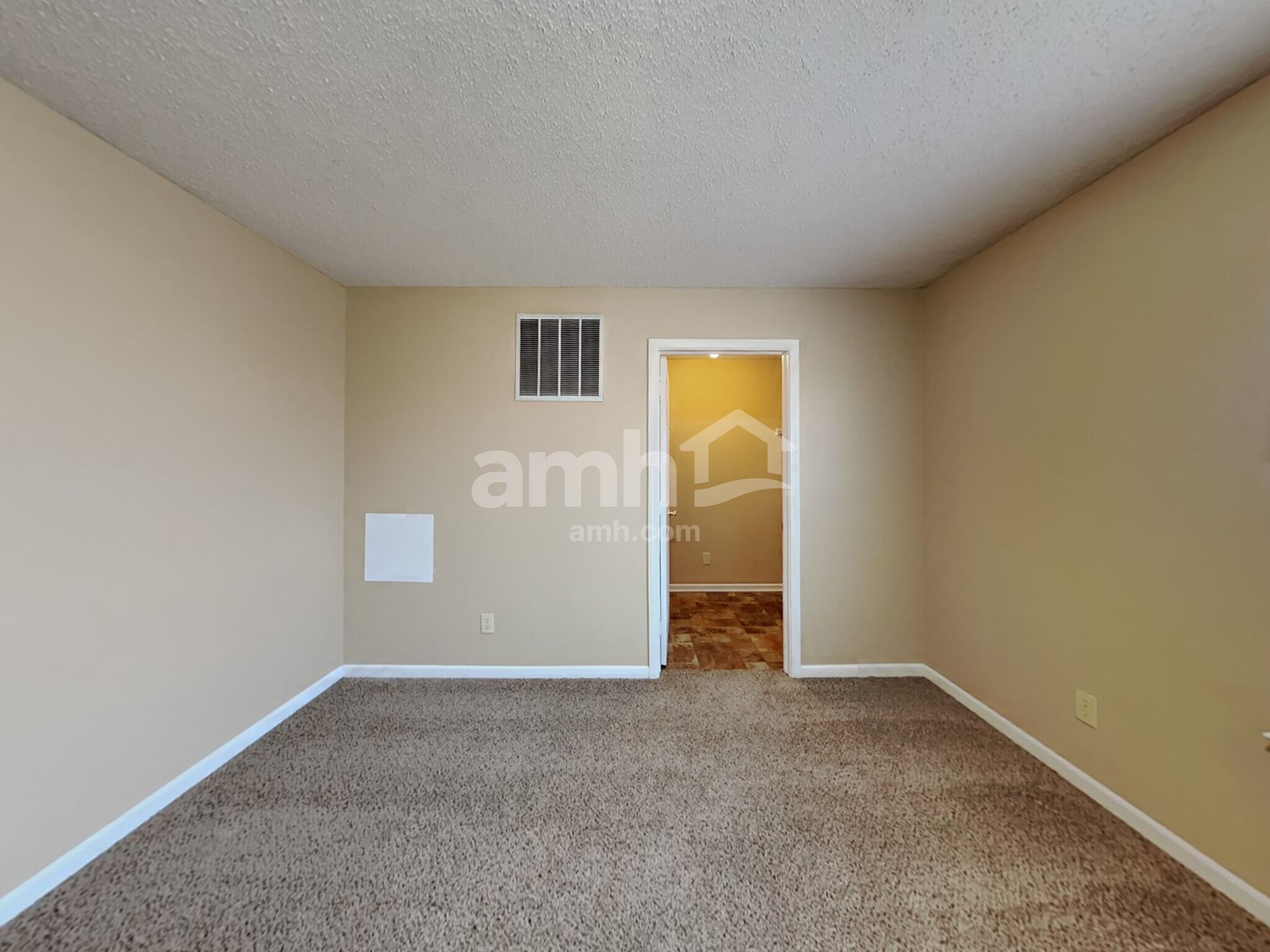 Building Photo - 2092 Fullwood Dr