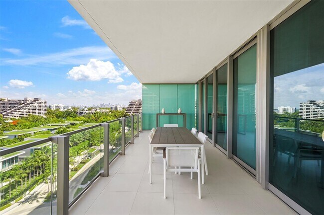 Building Photo - 360 Ocean Dr