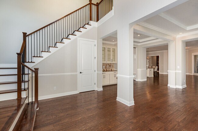 Building Photo - Stunning 5-Bedroom, 5-Bathroom Home with Chef's Kitchen and Luxurious Features