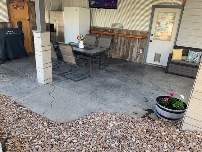 Building Photo - 124 Riverview B