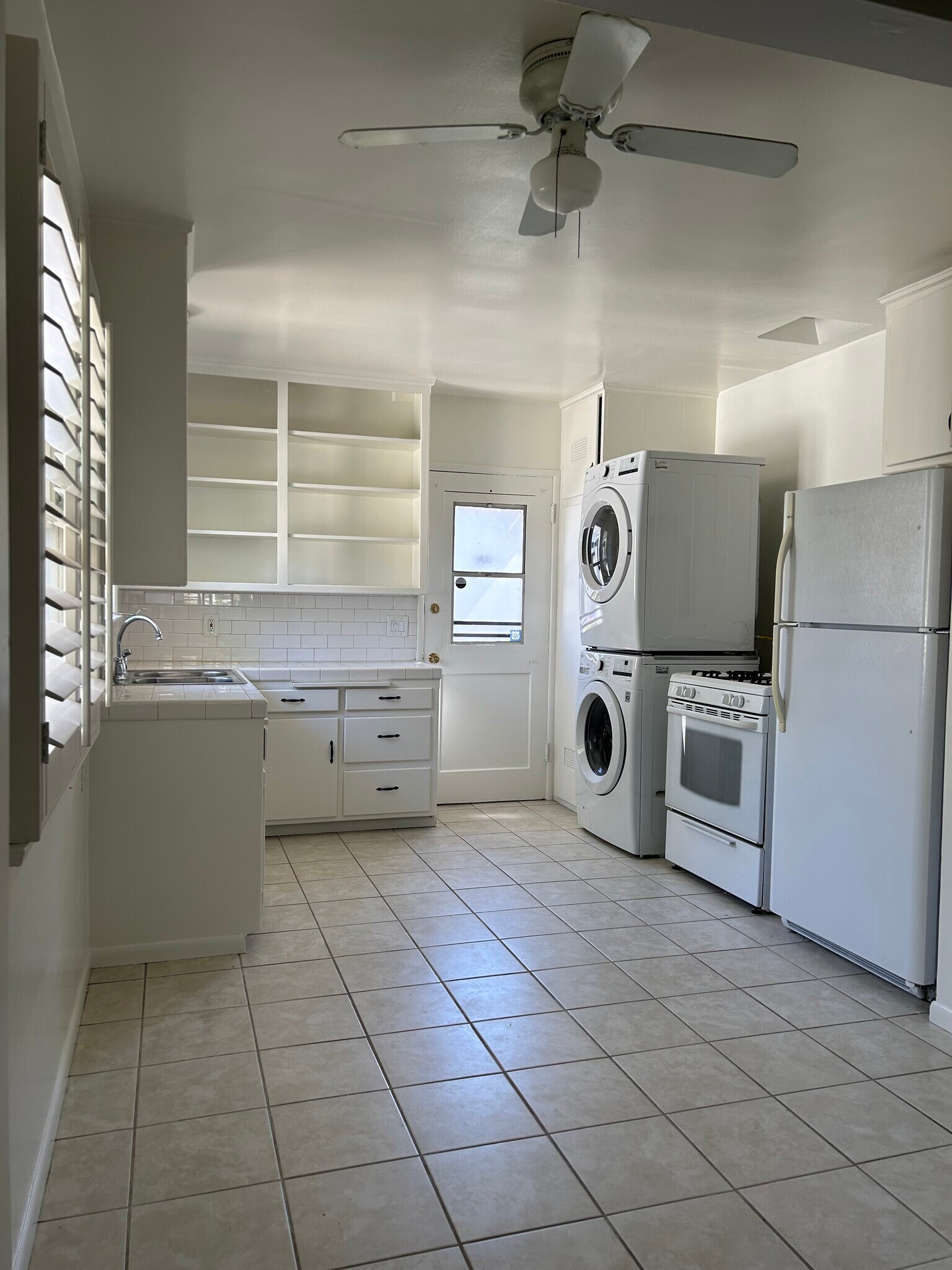 Building Photo - 11442 Riverside Dr