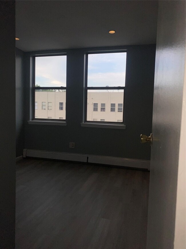 Building Photo - 1134 Rosedale Ave
