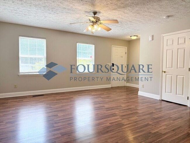 Building Photo - Spacious 4-Bed / 3-Bath Single-Family Home with Sunroom, Fenced Yard. Convenient to Southeast Ral...