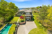 Building Photo - 757 Montauk Hwy