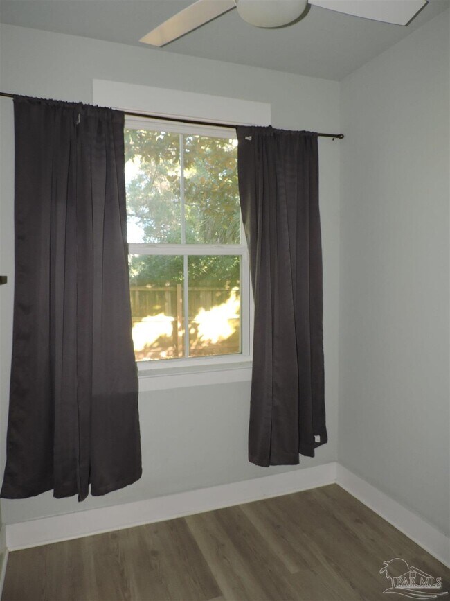 Building Photo - 1058 W Brainerd St