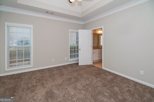 Building Photo - 329 Westhill Dr