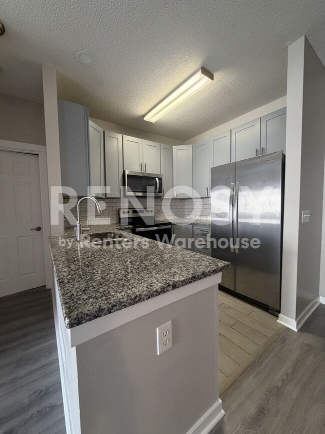 Building Photo - Available Now 3 Bedroom 2 Bath Townhouse in Woodbury