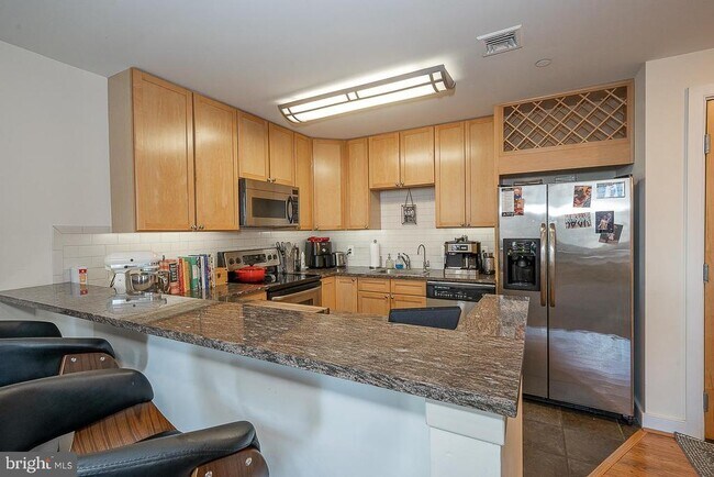 Building Photo - 111 S 15th St