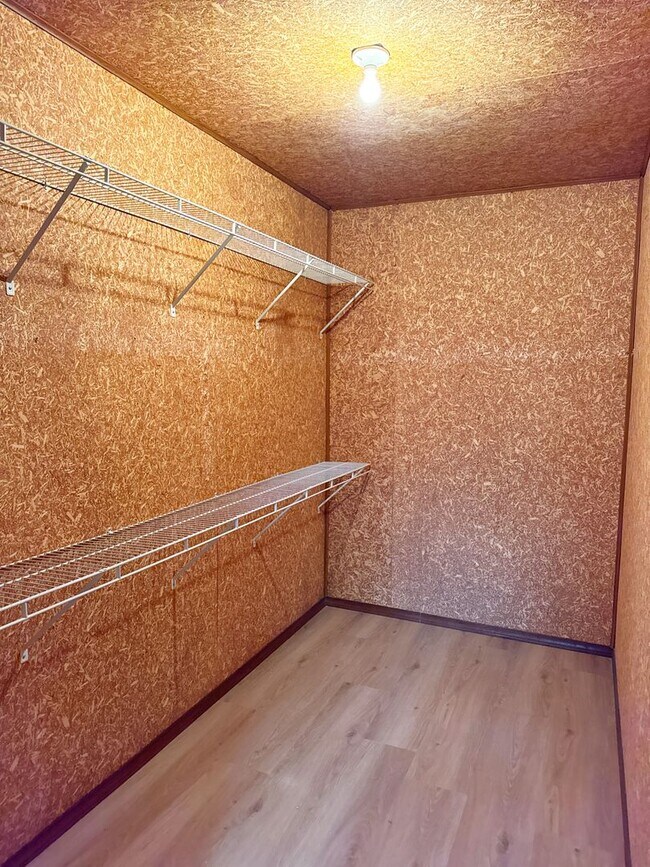 Building Photo - Move in Ready - 4191 State Route 162, Pontoon Beach